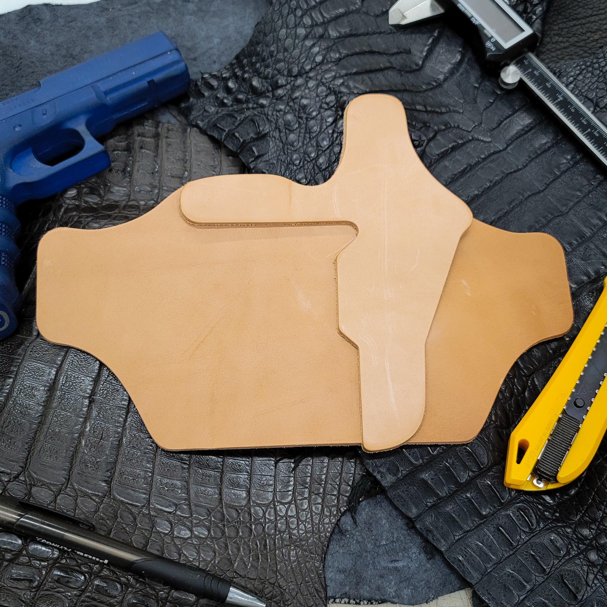 How to Mold, Dye, and Finish an EDC Leather Flatpak Holster Kit